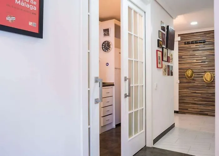 La Torre De La Roca * Торремолинос